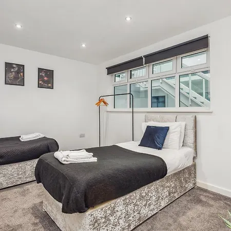Cozy Liverpool Retreat Room photo