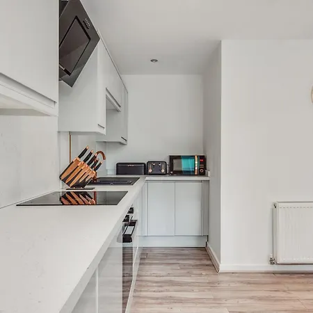 Cozy Liverpool Retreat Room photo