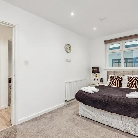Cozy Liverpool Retreat Room photo