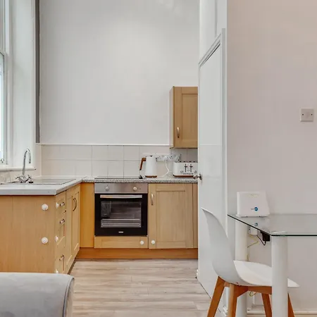 Cozy Liverpool Retreat Room photo