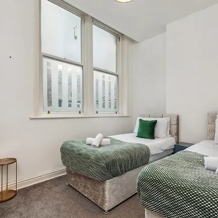 Cozy Liverpool Retreat Room photo