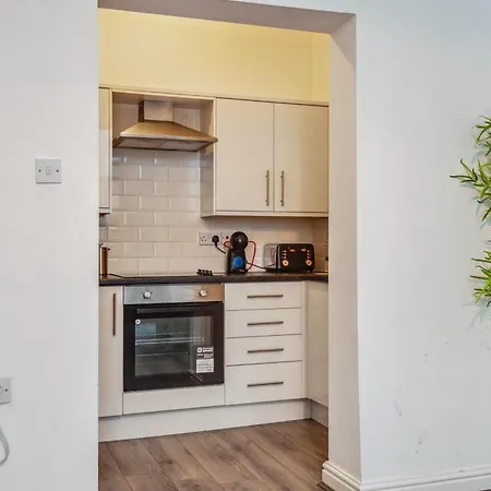 Cozy Liverpool Retreat Room photo