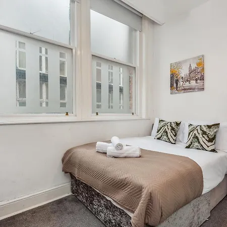 Cozy Liverpool Retreat Room photo