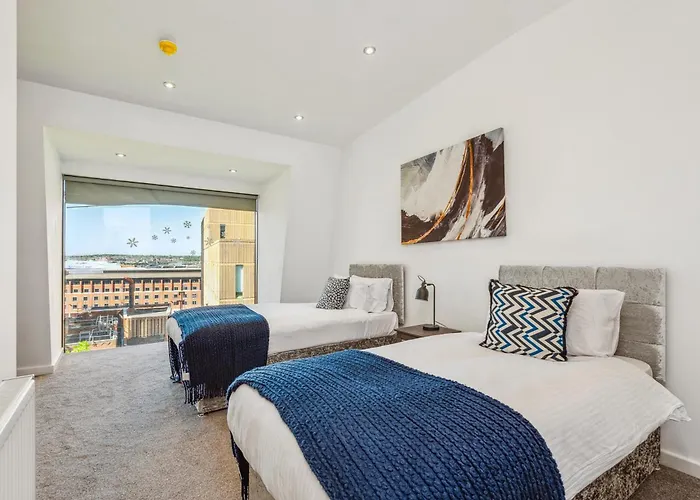 Cozy Liverpool Retreat